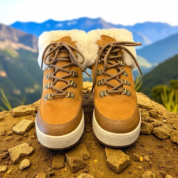 UGG Kookaburra Tinlee Cozy Fur-Lined Tan Lace-Up Boots - Picture 2 of 12